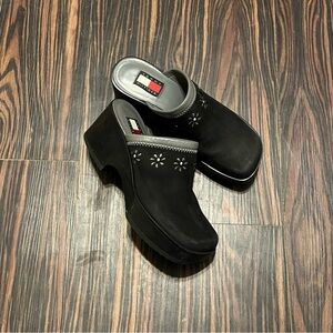 Vintage 2000s Tommy Hilfiger black leather clogs